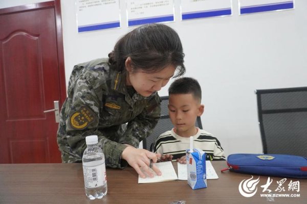 乐盈配资 傍晚街头“小哭包”急寻爸妈！海警执法员化身“寻亲雷达”暖心护娃